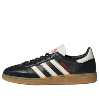 adidas handball spezial preto branco e vermelho 1 330x330 - Adidas Handball Spezial "Preto, Branco e Vermelho"